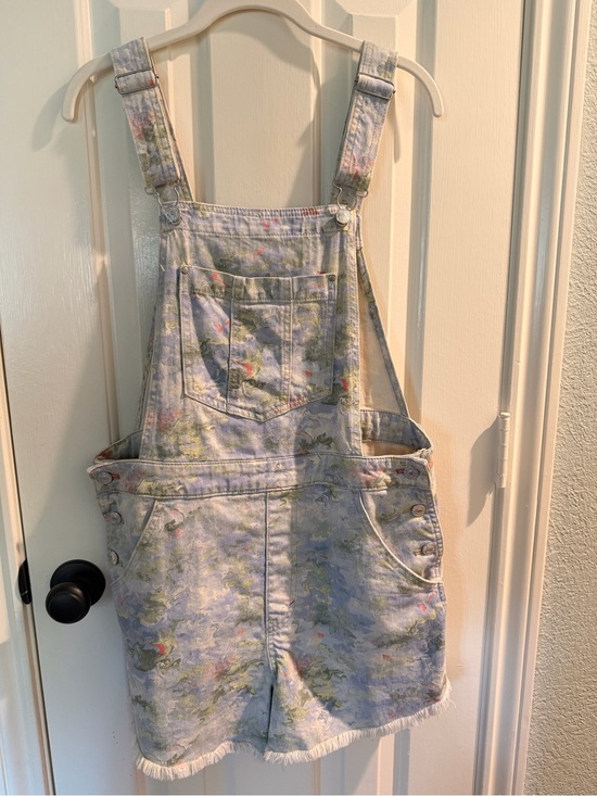 Pilcro Denim - Pilcro Light Blue Floral Denim Short Overalls - Great Condition!